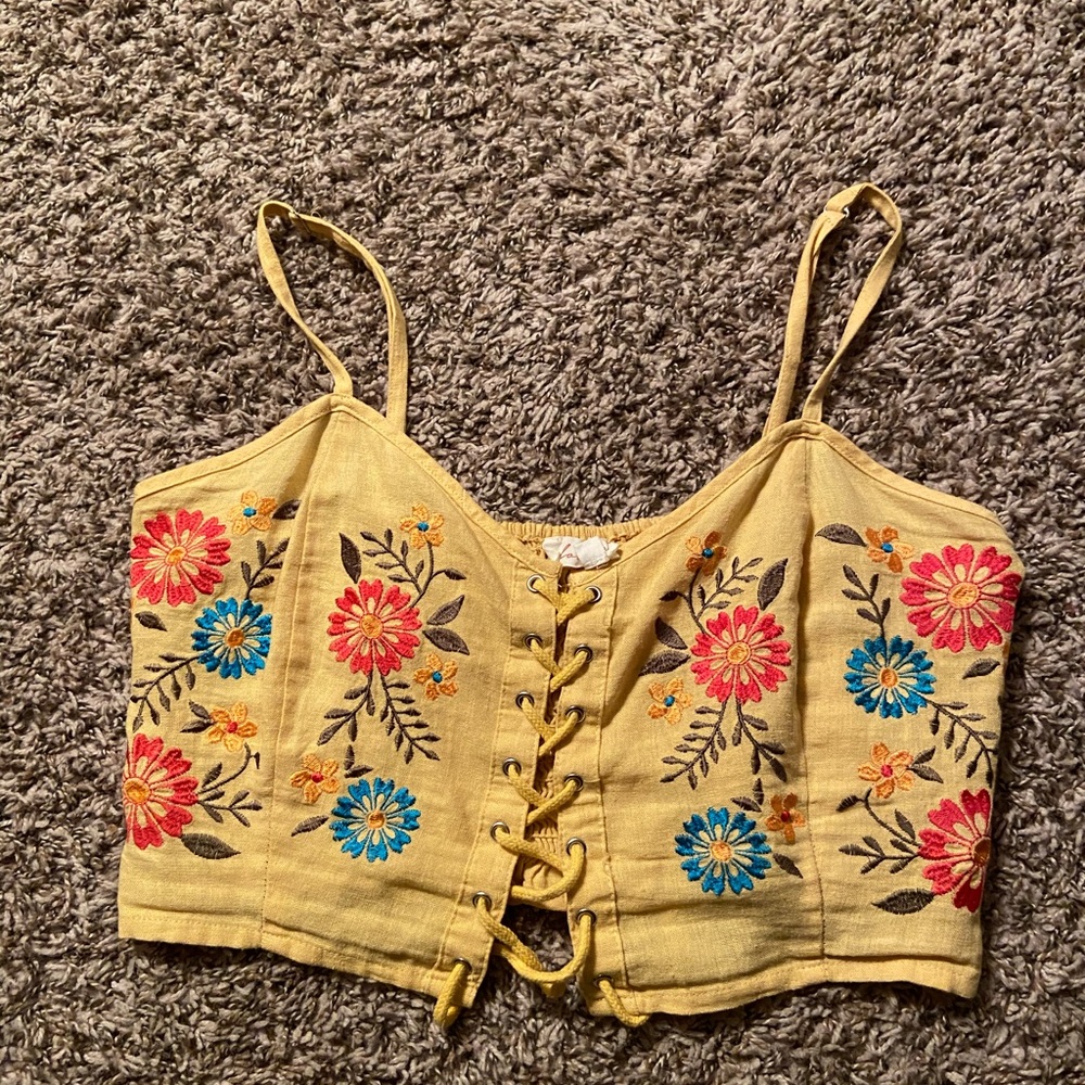 Crop top - Picture 2 of 4